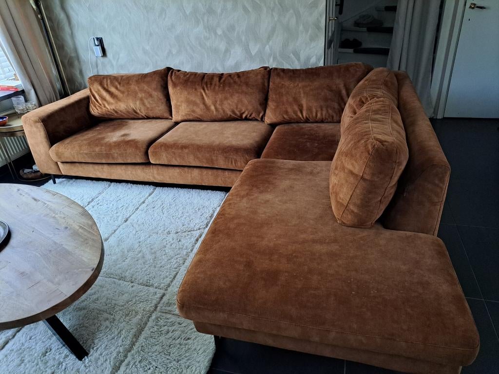 Hoekbank cognac kleur - Home Island, Huis en Inrichting, Banken | Bankstellen, Ophalen, 250 tot 300 cm, Gebruikt, 100 tot 125 cm