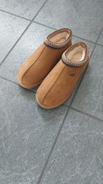 Uggs pantoffels 43, Bruin, Nieuw, Ophalen of Verzenden, Pantoffels of Sloffen
