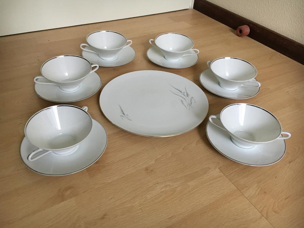 soepkommen met schotel 6st en broodschaal wit porselein, Ophalen of Verzenden, Gebruikt, Overige materialen, Wit