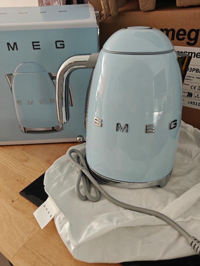 NIEUW SMEG Waterkoker - Pastelblauw - 1,7L, Witgoed en Apparatuur, 1 tot 2 liter, Ophalen of Verzenden, Nieuw, Draadloos