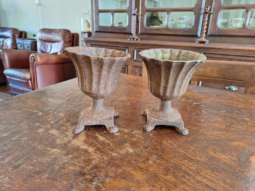 Set Gietijzeren Tuinvazen/Bloempotten/Vaas/Pot, Antiek en Kunst, Curiosa en Brocante, Ophalen of Verzenden