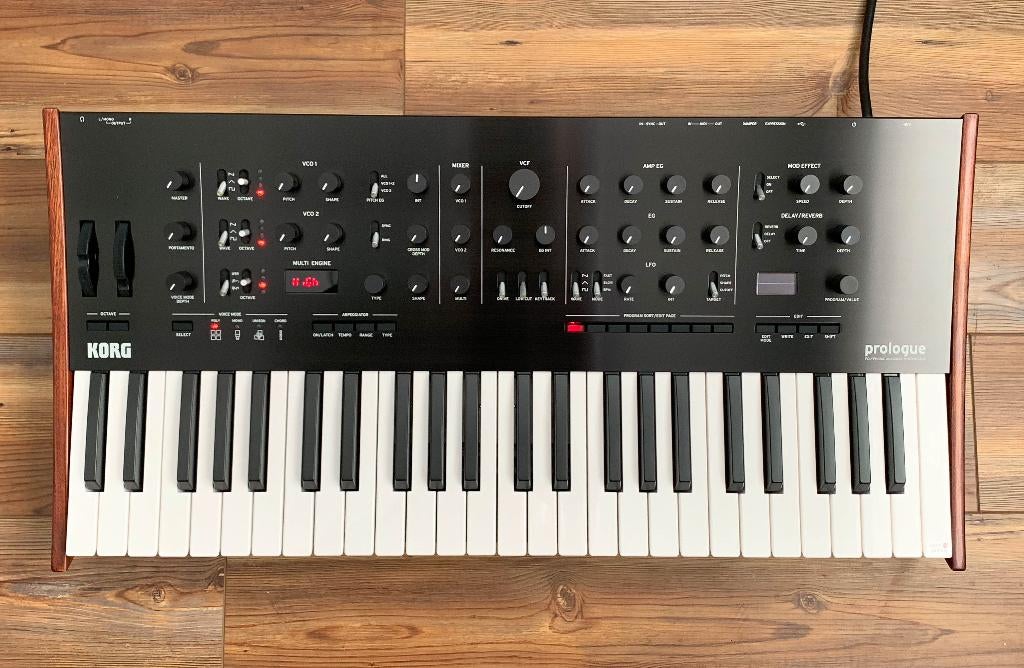Korg Prologue 8 analog synthesizer (topstaat!), Muziek en Instrumenten, Synthesizers, Ophalen, Zo goed als nieuw, 49 toetsen, Korg
