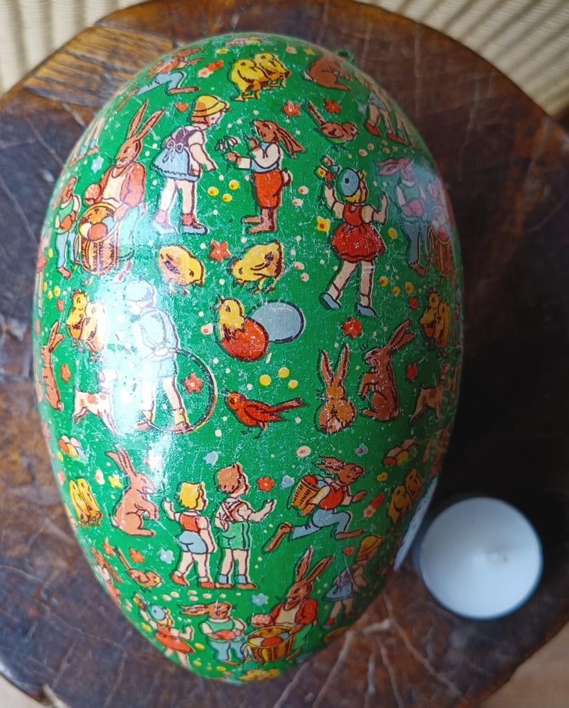 Antiek candy container groot paasei van karton, Diversen, Pasen, Ophalen of Verzenden