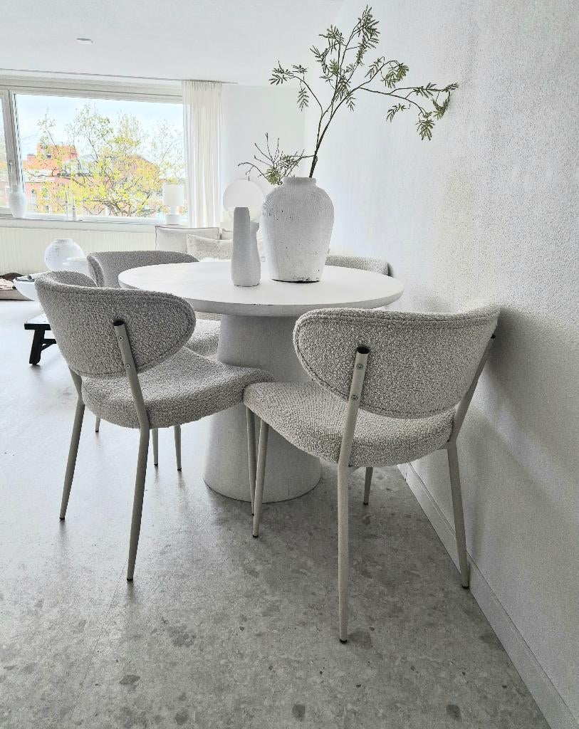 Beton Ciré ronde eettafel Woood Damon Loods 5 VT Wonen, Huis en Inrichting, Tafels | Eettafels, Ophalen, Japandi Hotel Chique Landelijk Sissy Sohome