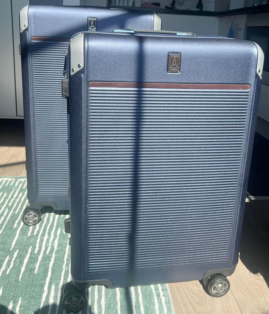 TravelPro Platinum Elite 69cm & 76cm Expandable True Navy, 60 tot 70 cm, Hard kunststof, 45 tot 55 cm, Nieuw