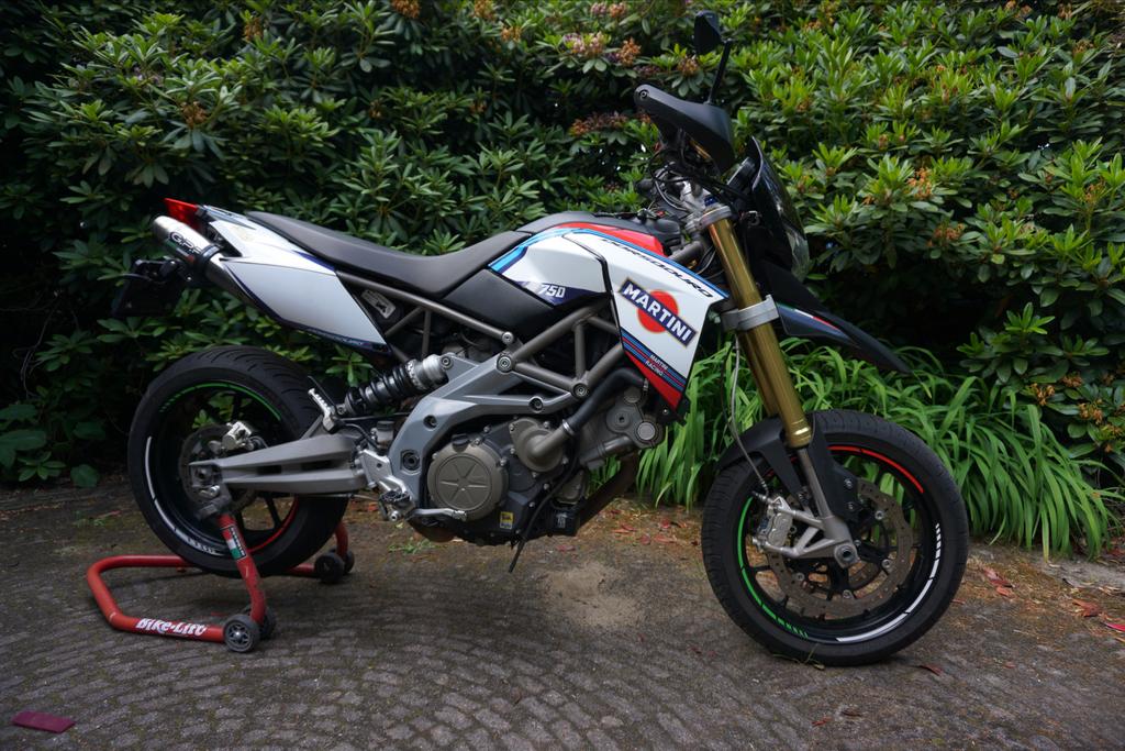 Aprilia Dorsoduro 750 - Supermoto Plezier!, Motoren, Motoren | Aprilia, Gebruikt, Particulier, ABS, Handgeschakeld