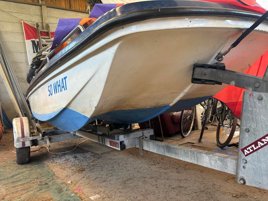 Oud bootje met 8 pk Yamaha, elektrisch gestart, Gebruikt, Ophalen of Verzenden, Minder dan 10 pk, Tot 6 meter