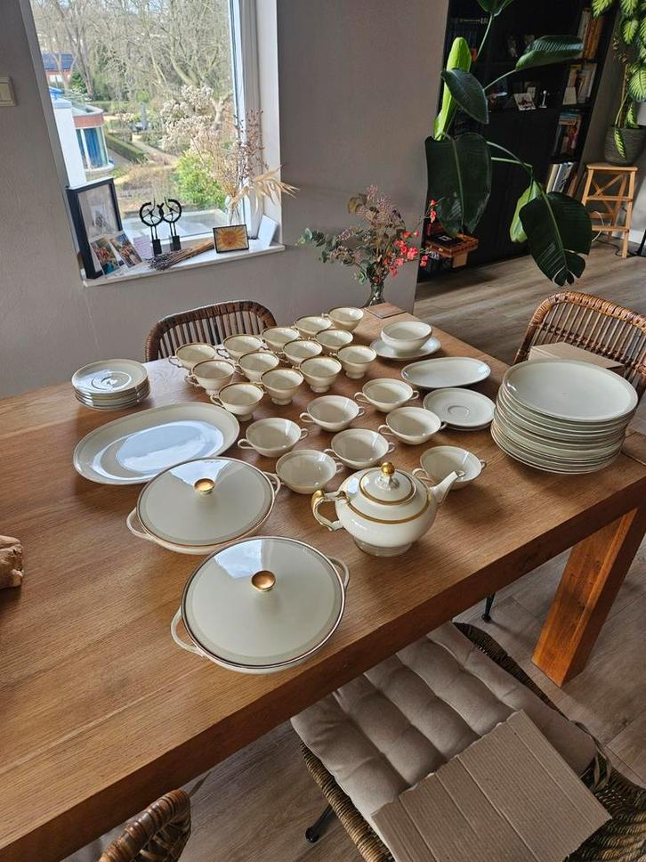 Heinrich Bavaria Selb Porseleinen Servies met Gouden Accent, Antiek en Kunst, Antiek | Servies compleet, Ophalen of Verzenden