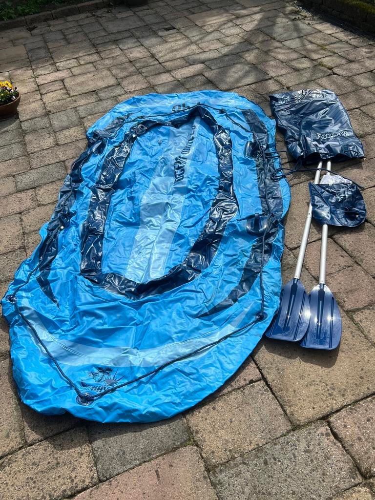 Opblaasbare rubberboot met peddels, Ophalen, Zo goed als nieuw