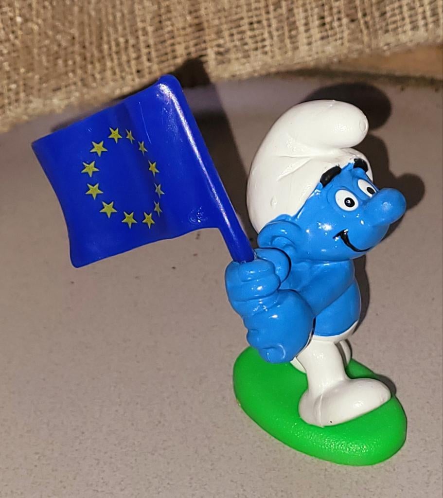 2.0409 Patriot smurf pvc smurfen vlag Europese Unie Schleich, Verzenden, Zo goed als nieuw, Verschillende Smurfen, Poppetje, Figuurtje of Knuffel
