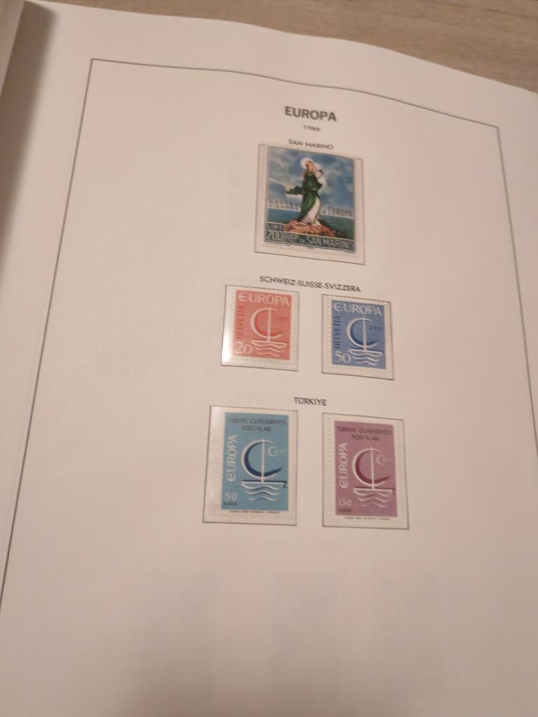 Verenigd Europa tm 1993 compleet in 3 davo's (3/13), Postzegels en Munten, Ophalen of Verzenden, Buitenland