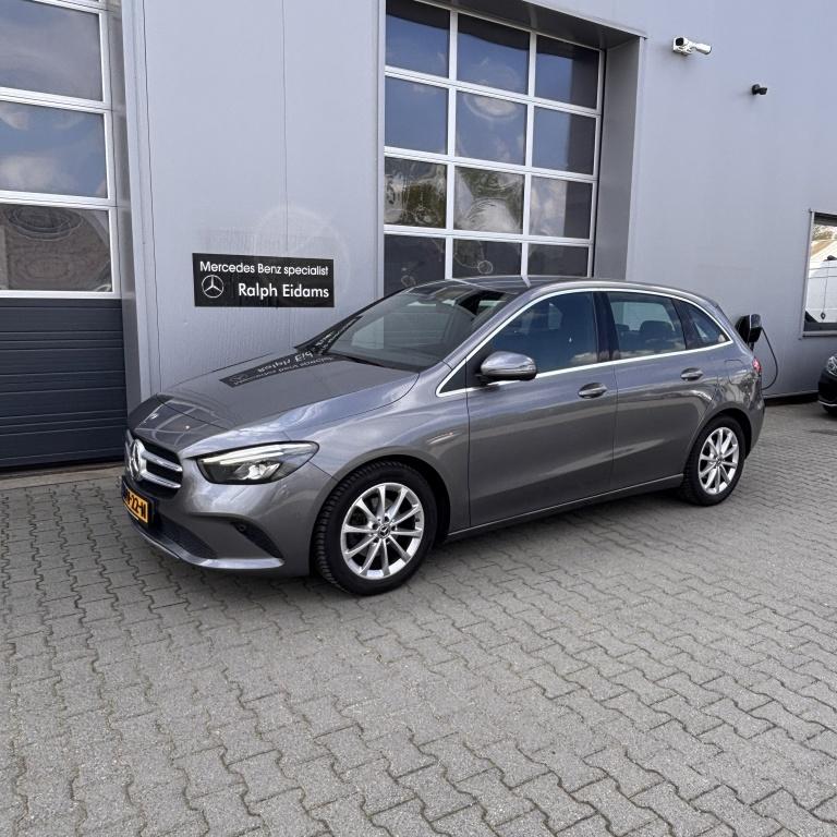 Mercedes-Benz B-Klasse 180 Laun. Ed. Prem. (bj 2019), 136 pk, Gebruikt, 4 cilinders, 700 kg
