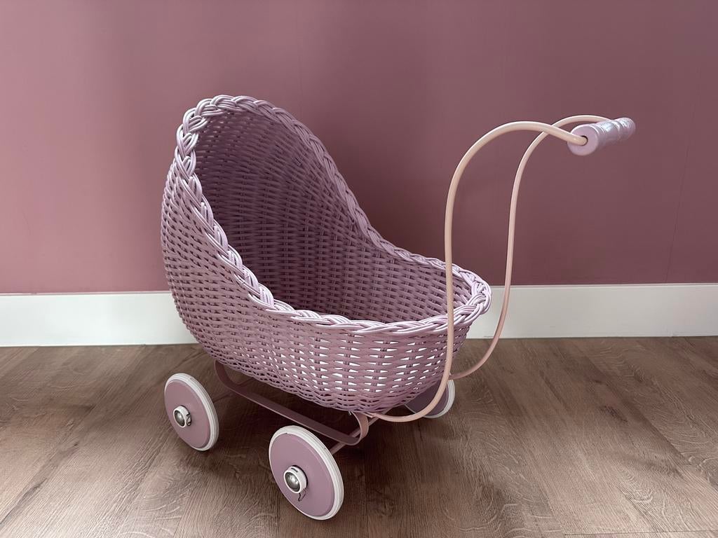 Smallstuff Rieten Poppenwagen Powder, Kinderen en Baby's, Speelgoed | Poppen, Ophalen, Zo goed als nieuw, Babypop