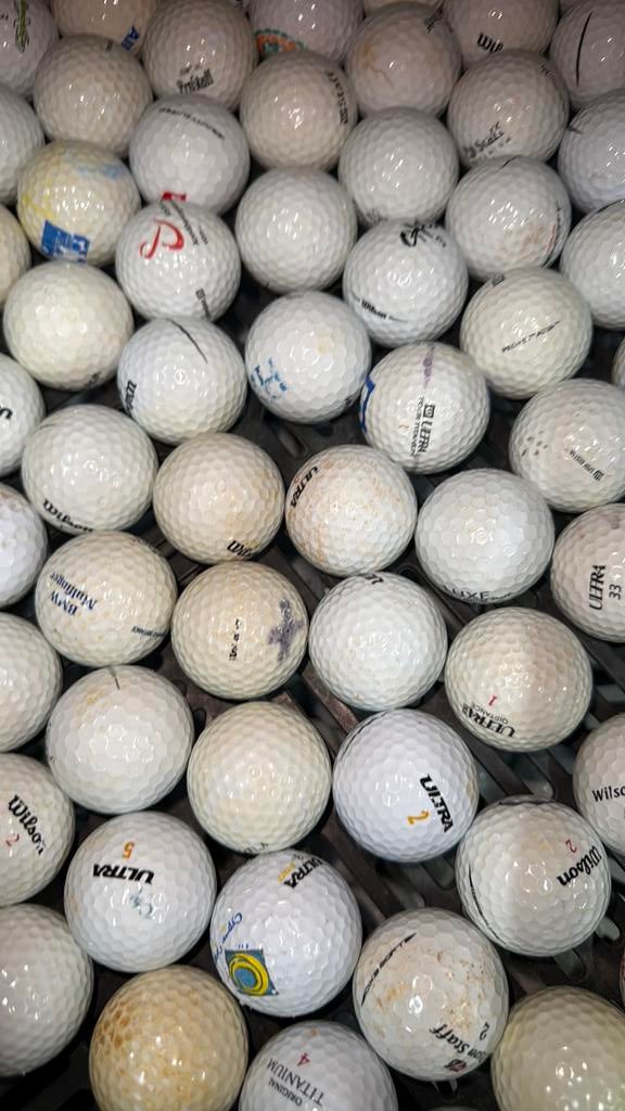 Wilson golfballen 100 stuks, Sport en Fitness, Golf, Ophalen of Verzenden, Zo goed als nieuw, Bal(len)