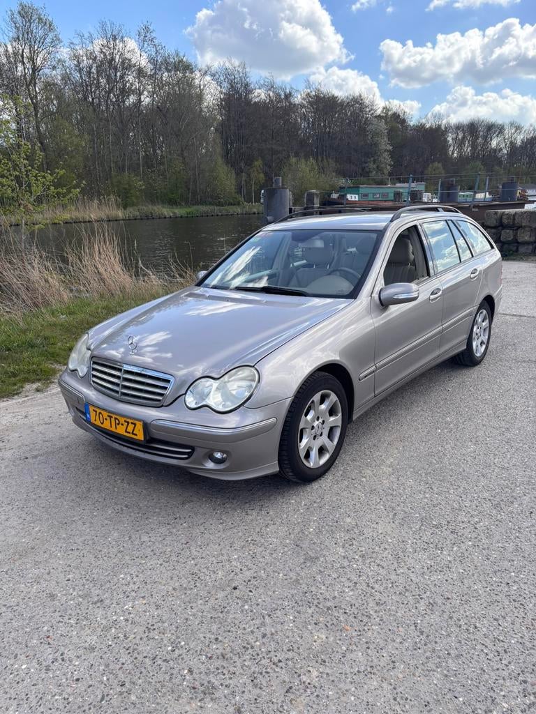 Mercedes-Benz C-Klasse 2.2 CDI C200 Combi AUT 2007 Grijs, Auto's, Mercedes-Benz, Automaat, Achterwielaandrijving, 4 cilinders