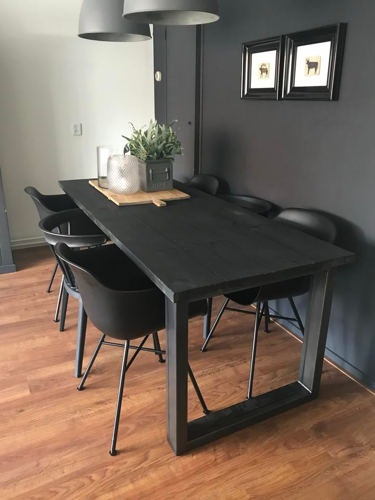 Zwarte eettafel met 6 stoelen (4 kuip, 2 keuken), Ophalen, Gebruikt, 4 tot 6 stoelen