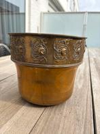 Antieke koperen bloempot, Ophalen