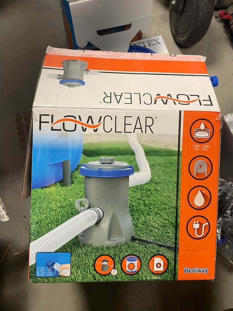 Bestway zwembad met filterpomp en afdekzeil, Ophalen, Gebruikt, Opzetzwembad, 200 tot 400 cm