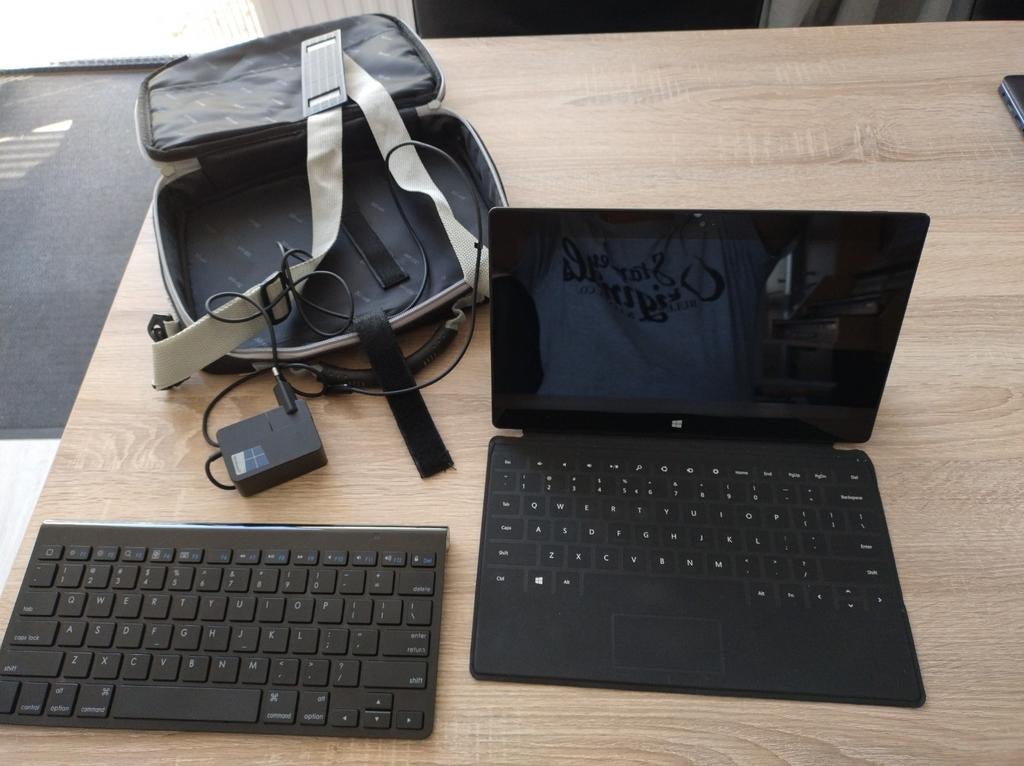 Oude Windows RT tablet - Voor de handige Harry, Computers en Software, Windows Tablets, 10 inch, 32 GB, Ophalen of Verzenden, Surface RT