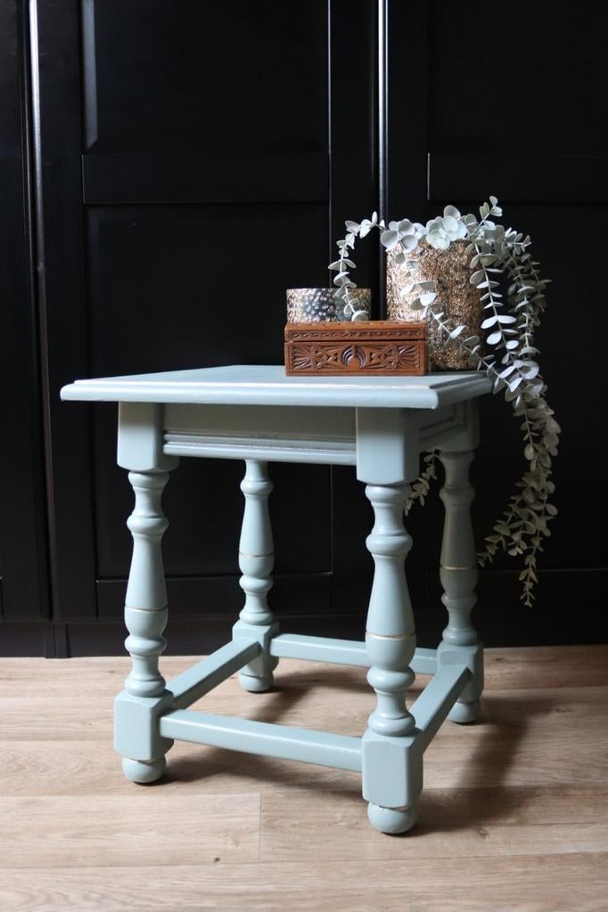 Brocante tafeltje met goudkleurige accenten, Huis en Inrichting, Ophalen, Rond, Minder dan 55 cm, 60 cm of meer