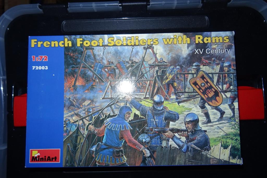 French foot soldiers with rams 72003, Hobby en Vrije tijd, Modelbouw | Figuren en Diorama's, Ophalen of Verzenden, Zo goed als nieuw