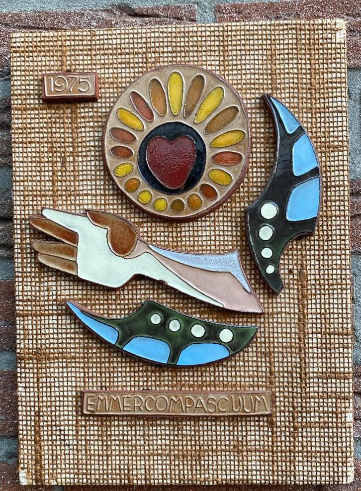 Leuke Retro Wanddecoratie Sjaak Berben - vintage Emmercompas, Antiek en Kunst, Antiek | Keramiek en Aardewerk, Ophalen of Verzenden