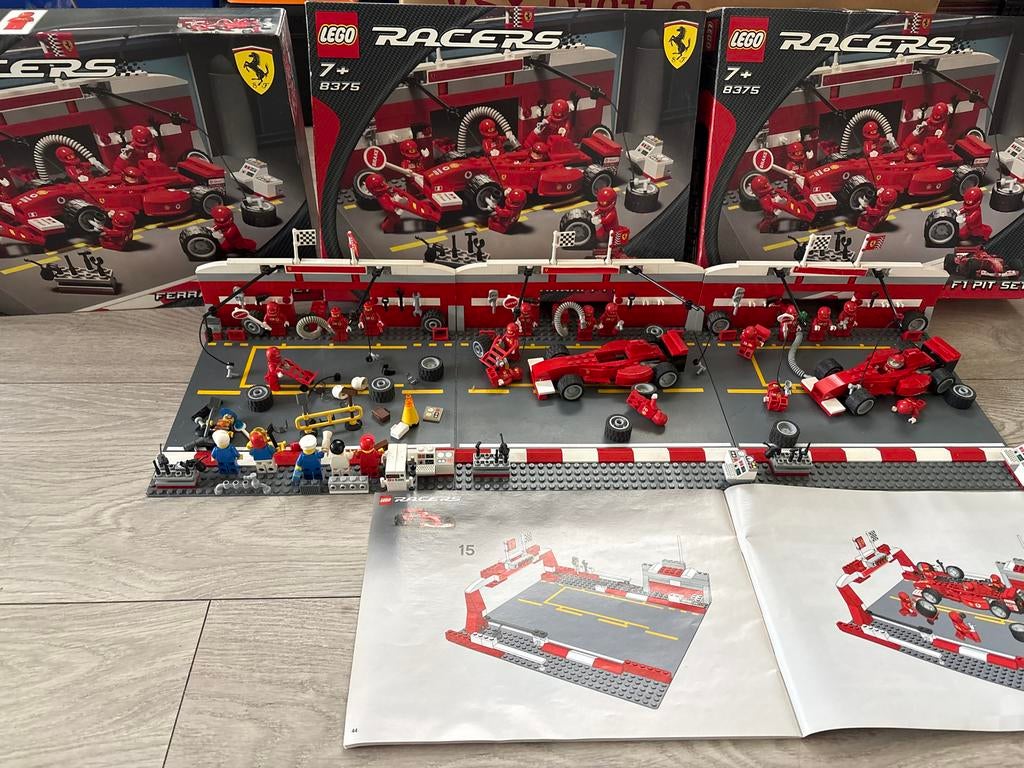 3x LEGO Racers Ferrari F1 Pit Set (8375) uit 2004, Kinderen en Baby's, Speelgoed | Duplo en Lego, Ophalen of Verzenden, Gebruikt