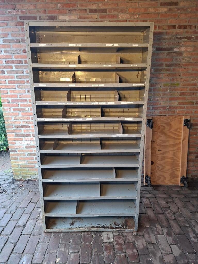 Goede stellingkast, verdeelkast, schroefjeskast, vakkenkast!, Doe-het-zelf en Verbouw, Overige Doe-het-zelf en Verbouw, Ophalen