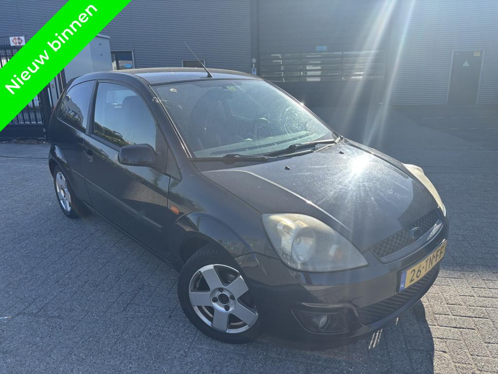 Ford Fiesta 1.4 TDCi Futura Clima|Radio 2007 (bj 2006), Auto's, Voorwielaandrijving, Gebruikt, 750 kg, 4 cilinders