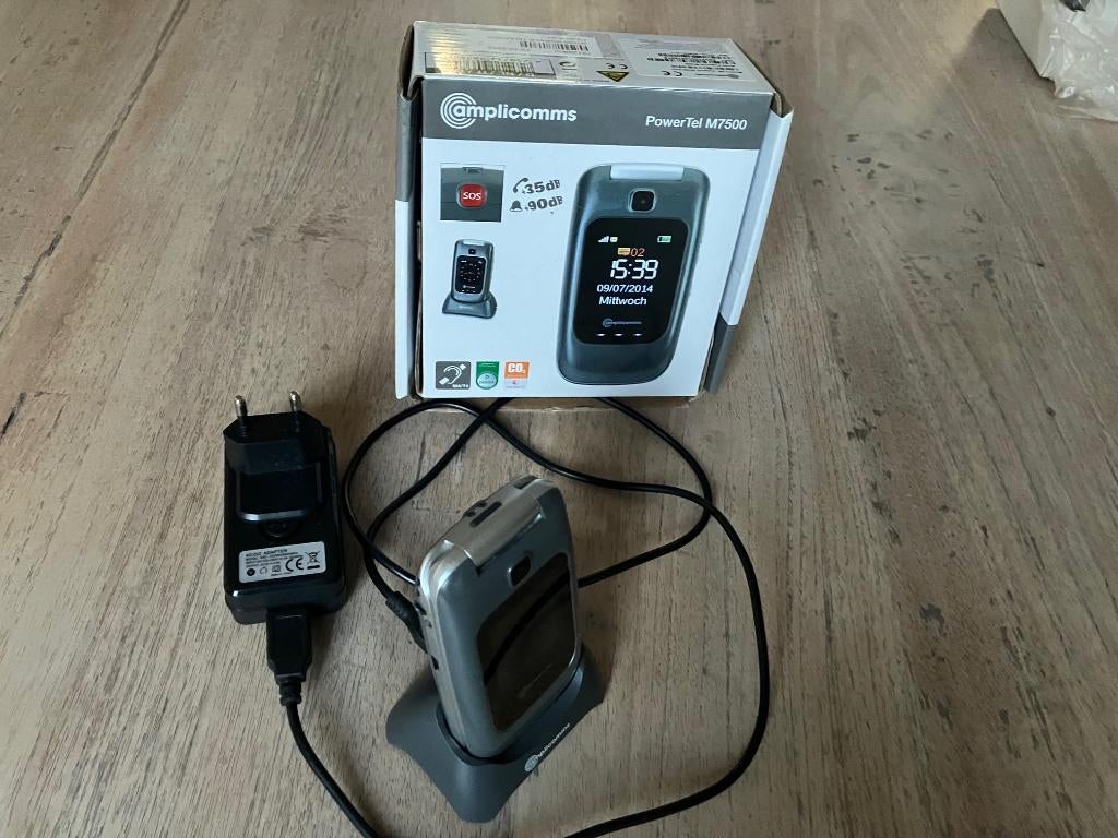 Amplicomms Powertel M7500 senioren telefoon, Telecommunicatie, Mobiele telefoons | Overige merken, Geen camera, Inklapmodel, Ophalen of Verzenden