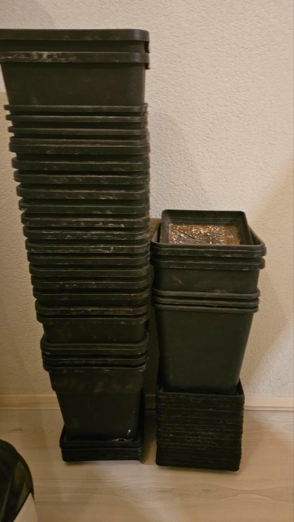 28x Kunststof Bloempotten - 11 Liter, Tuin en Terras, Bloempotten, Gebruikt, Kunststof, Binnen, Balkon, Tuin, Minder dan 40 cm