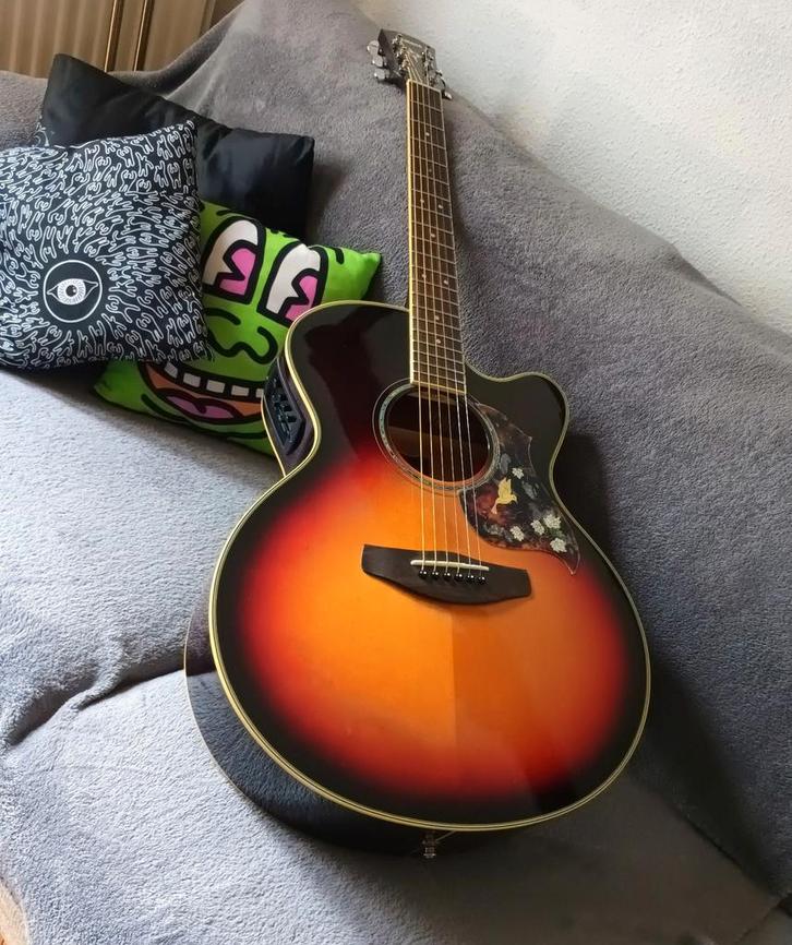 Yamaha CPXIII, Muziek en Instrumenten, Snaarinstrumenten | Gitaren | Akoestisch, Gebruikt, Western- of Steelstringgitaar, Ophalen