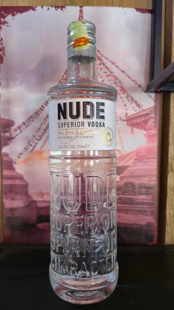 Vodka uit Nepal "Nude" gesloten fles, Ophalen of Verzenden, Nieuw, Overige typen