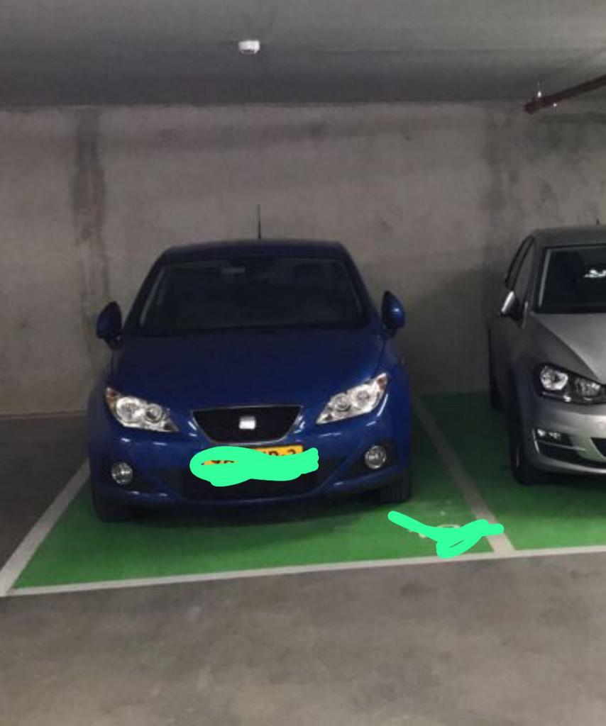 Vanaf augustus Parkeerplaats  amsterdam oud west foodhallen, Ophalen of Verzenden, Nieuw