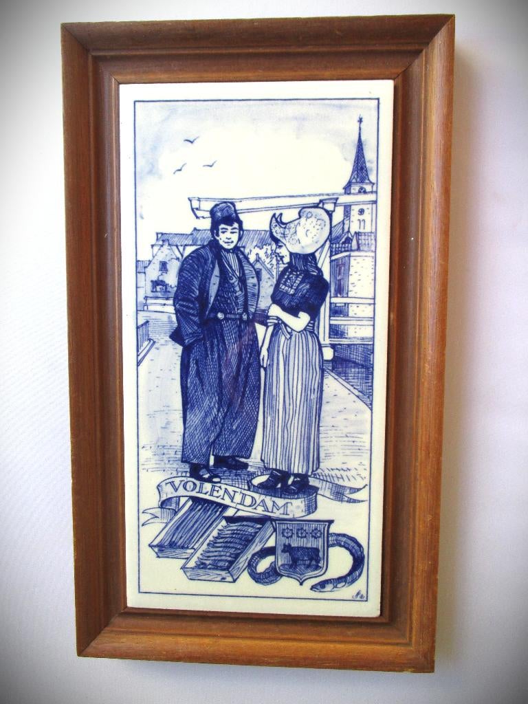 Volendam~Delfts Blauw Tegel in houten lijst~handmade, Ophalen of Verzenden