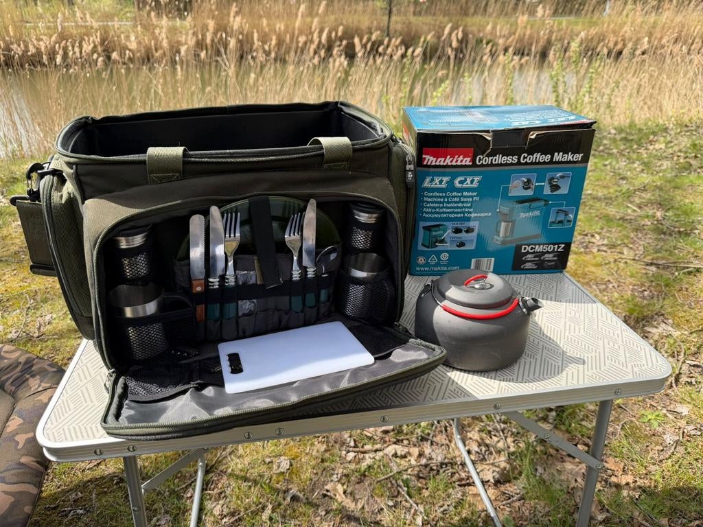 JRC visserij tas met Makita koffiemachine en waterkoker, Ophalen of Verzenden