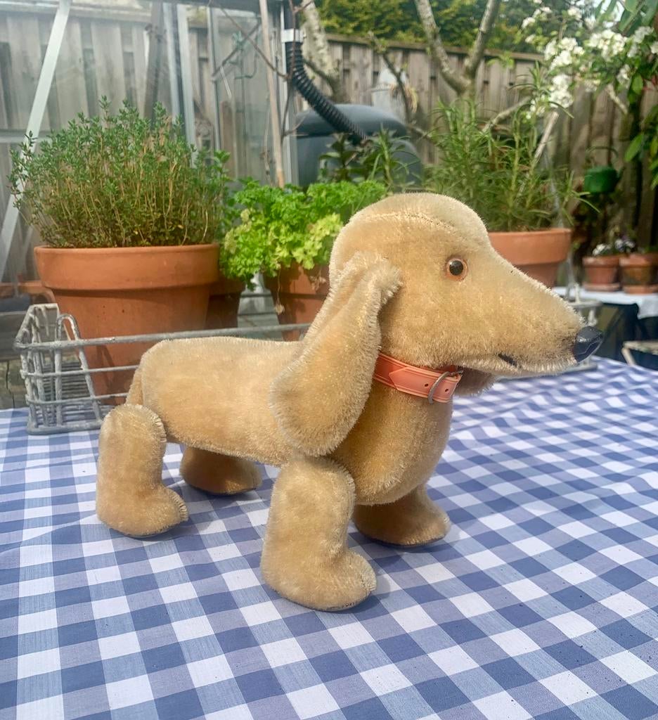 Brocante teckel (stro gevuld), Verzenden