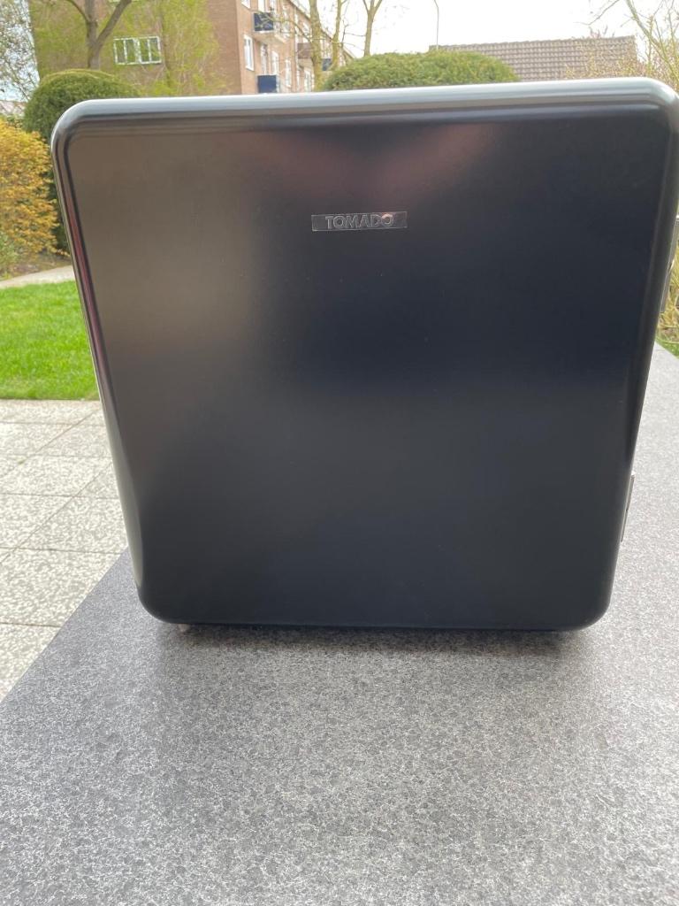 Tomado TRM4701B - Retro mini koelkast, Witgoed en Apparatuur, Koelkasten en IJskasten, Ophalen, Zonder vriesvak, Minder dan 85 cm