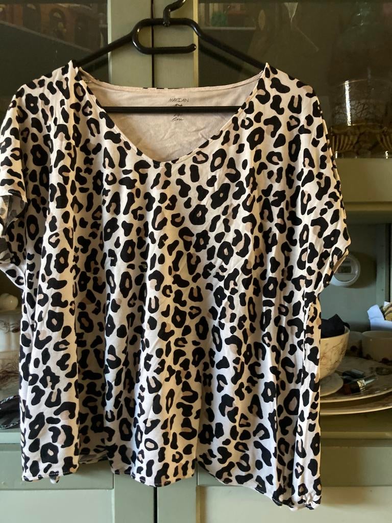 Marccain.  Marc Cain shirt maat 6, Overige kleuren, Maat 42/44 (L), Ophalen of Verzenden, Korte mouw