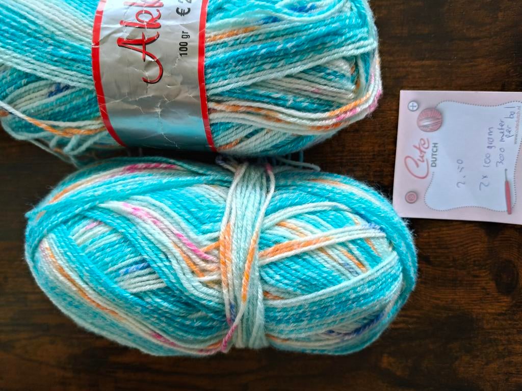 2 bollen 300 meter per bol, Hobby en Vrije tijd, Ophalen of Verzenden, Zo goed als nieuw, Breien of Haken