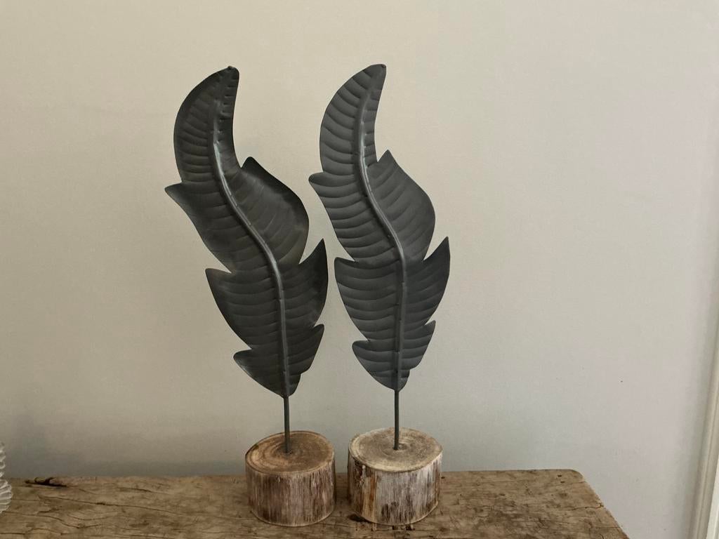 NIEUW set metalen veren op houten boomschijf voet, Huis en Inrichting, Woonaccessoires | Overige, Ophalen of Verzenden, Nieuw