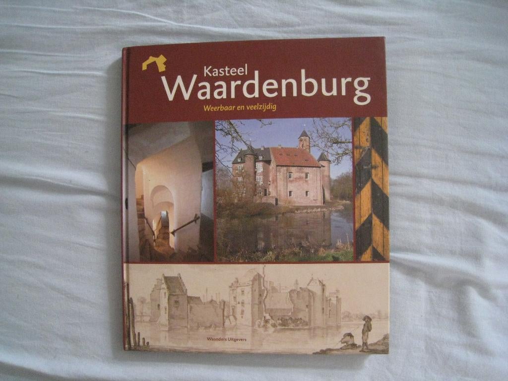 Kasteel Waardenburg, Ophalen of Verzenden, Zo goed als nieuw, J. Haagen