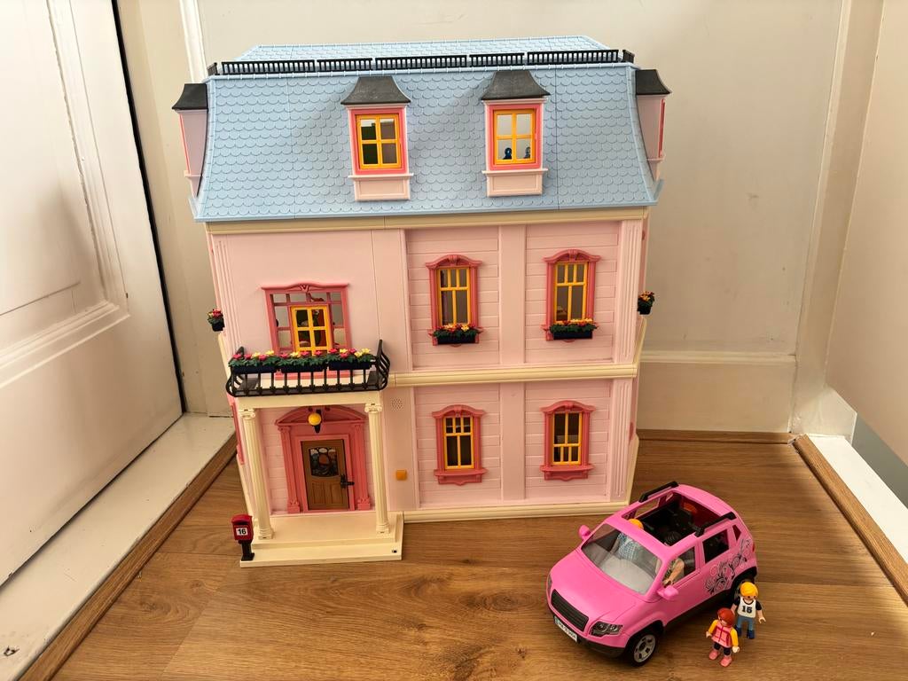 Playmobil Poppenhuis met veel accessoires en auto, Ophalen, Zo goed als nieuw, Poppenhuis