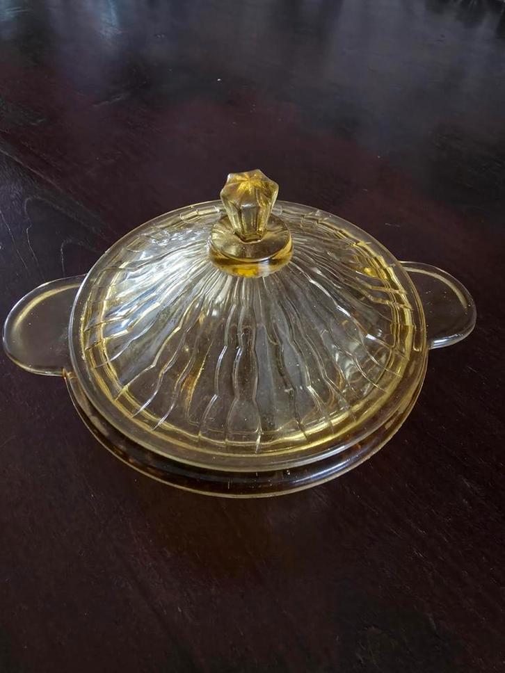 Vintage Gele Glazen Schaal met Deksel - Uraniumglas, Antiek en Kunst, Antiek | Glas en Kristal, Ophalen of Verzenden