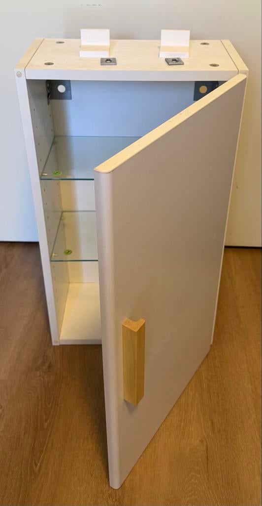 Witte wandkast met glazen planken, Ophalen, Gebruikt