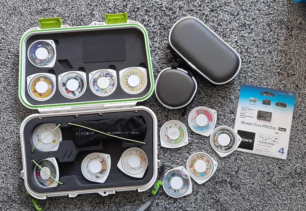 Stapel spellen en cases en geheugenkaart voor de psp, 1 speler, Ophalen of Verzenden, Vanaf 3 jaar