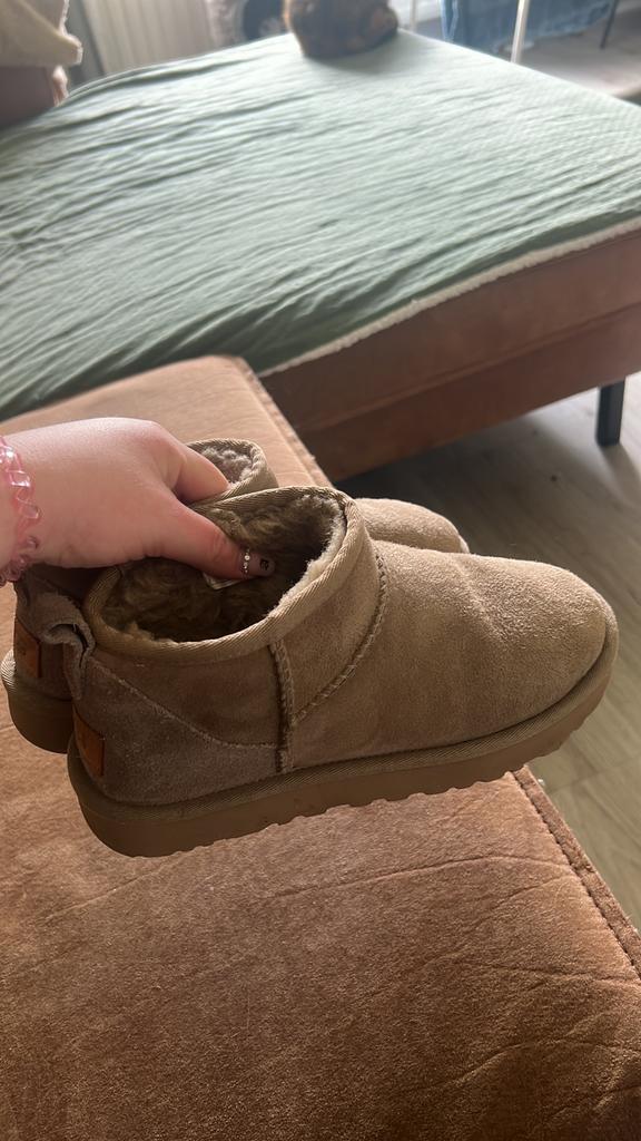 UGGS maat 37, Ophalen of Verzenden, Zo goed als nieuw, Bruin