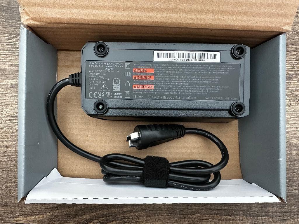 Bosch Compact Lader BCS230 Nieuw, Fietsen en Brommers, Fietsaccessoires | Fietsaccu's, Ophalen of Verzenden, Nieuw