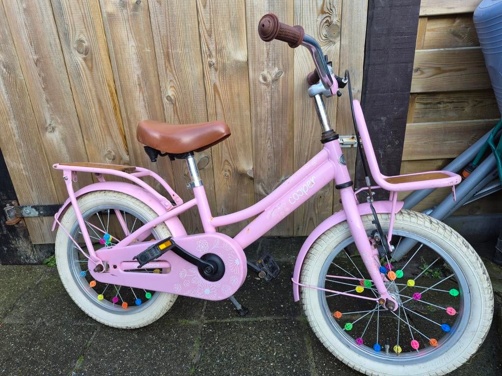 Popal meisjesfiets roze met lichte gebruikerssporen, Fietsen en Brommers, Fietsen | Kinderfietsjes, Ophalen, Gebruikt, 16 tot 20 inch