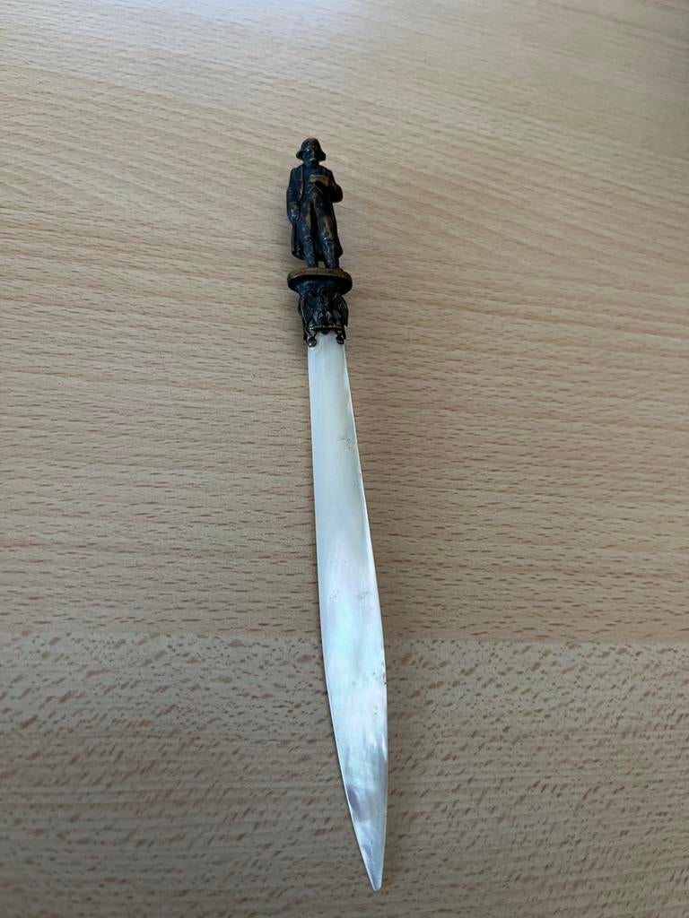 Antieke Parelmoer Briefopener met Napoleon Figuur, Antiek en Kunst, Ophalen of Verzenden